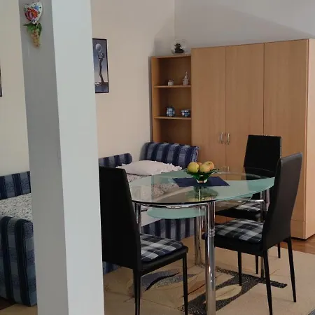 Apartman Hluboka Nad Vltavou Exterior photo